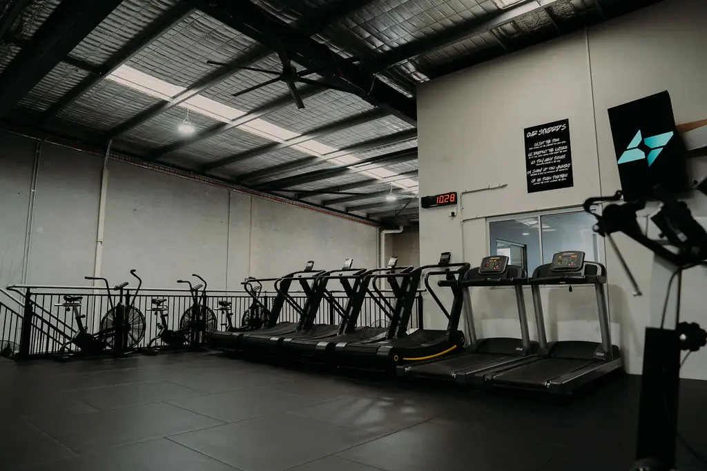 Conditioning floor with treadmills and bikes